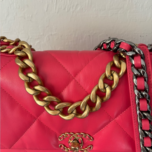 AUTHENTIC CHANEL 19, Large - Dark Rose - Picture 3 of 17